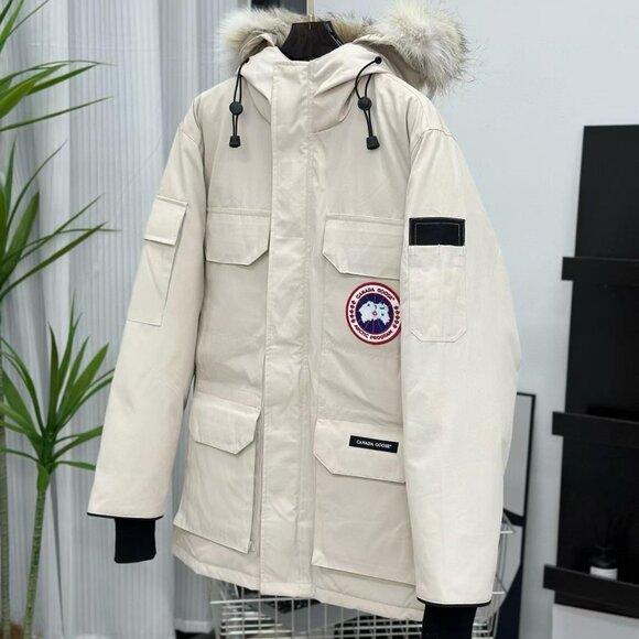 Canada Goose Men's Coat，Very comfortable to wear - Picture 4 of 9